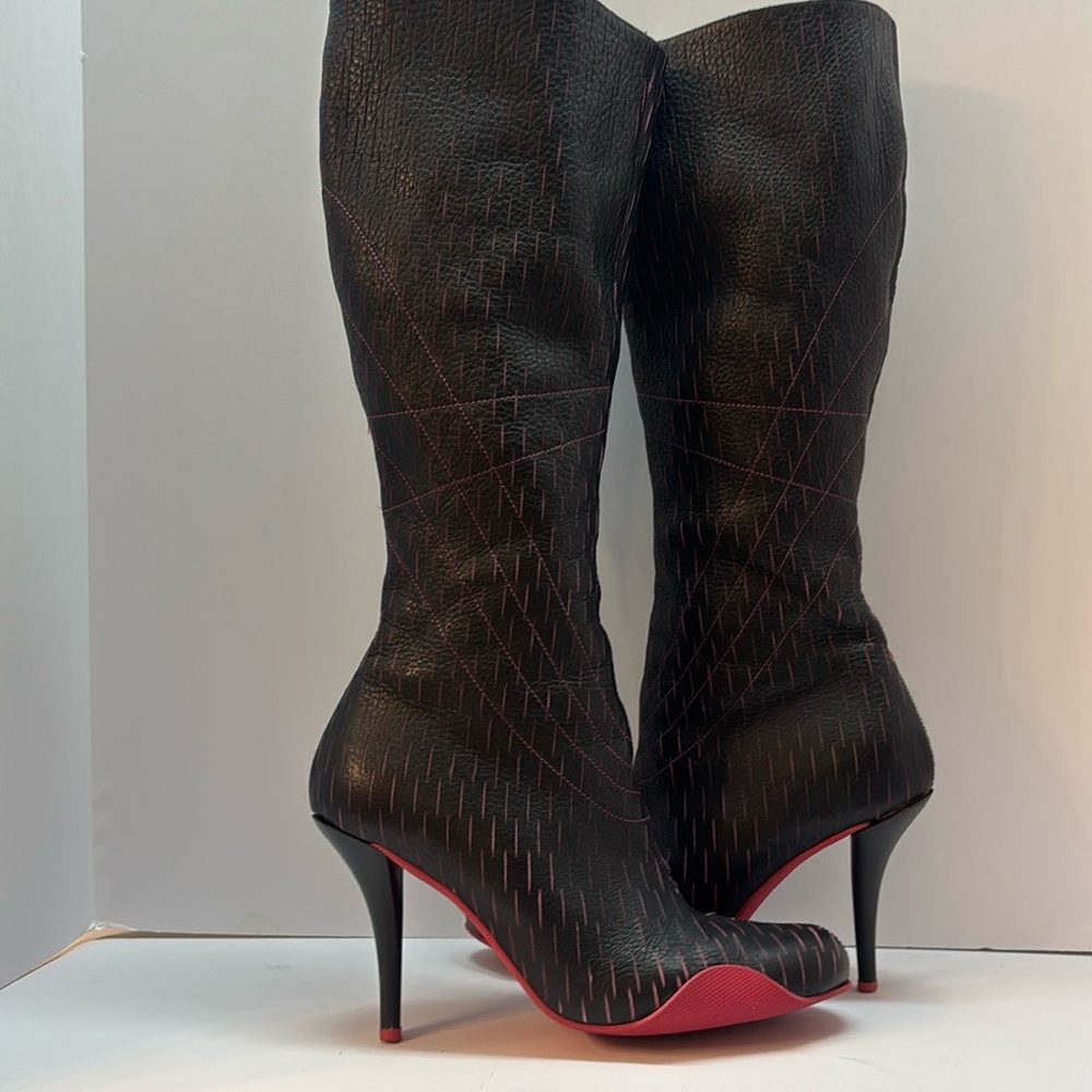 Paloma Barcelo Black and Pink Heeled Boots